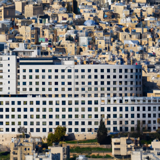 מבט אווירי על ירושלים המציג את המלון ומרכז העיר